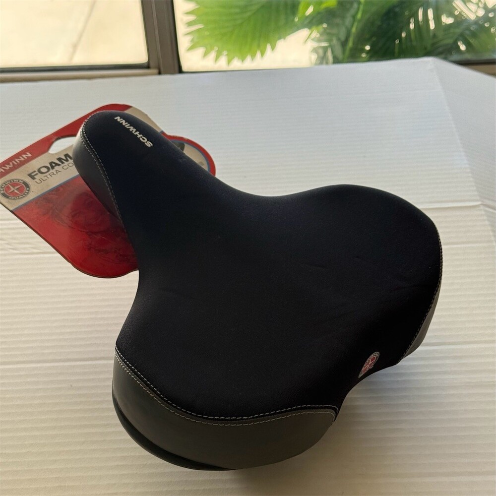 Schwinn Ultra Comfort Extra-Wide Bicycle Seat Saddle w/ Reflector Black